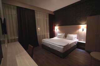 Гостиница Art Villa Краснодар Двухместный номер с 1 кроватью или 2 отдельными кроватями и базовыми удобствами-1