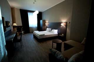 Гостиница Art Villa Краснодар Двухместный номер Делюкс с 1 кроватью или 2 отдельными кроватями-2