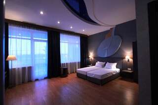 Гостиница Art Villa Краснодар Двухместный номер Делюкс с 1 кроватью или 2 отдельными кроватями-1